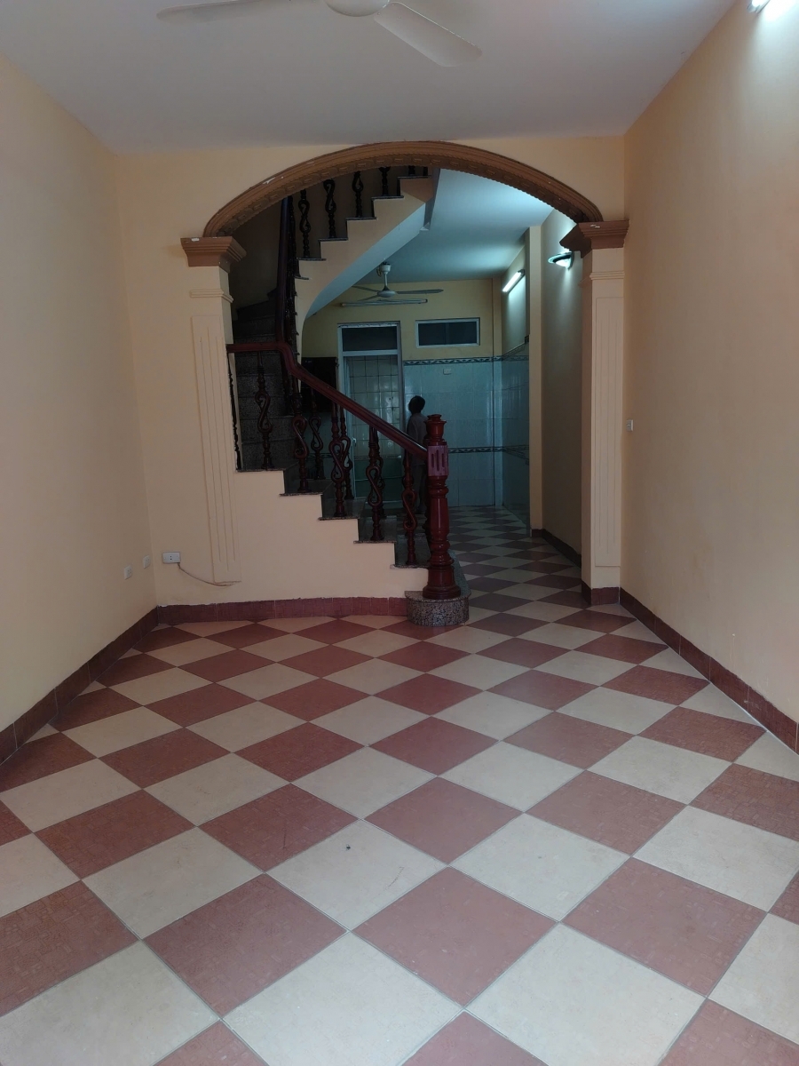 Cho thuê nhà nguyên căn ngõ 18 Định Công Thượng  55m² x 4 tầng 13 triệu