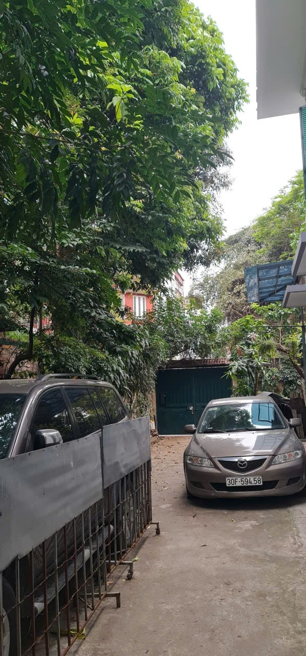 Cho thuê nhà nguyên căn ngõ 202 Trịnh Đình Cửu 38m2 x 5 tầng 3 phòng ngủ 125 triệu