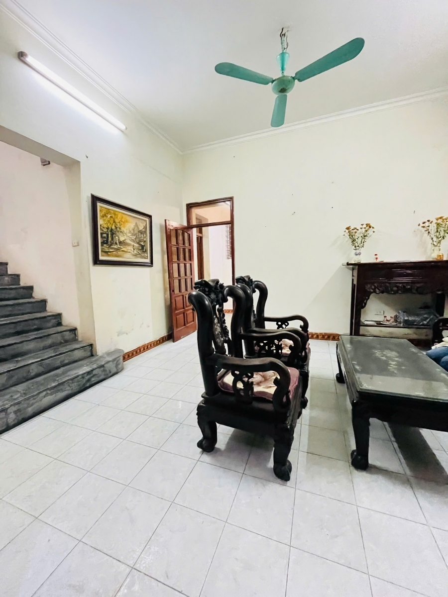 Cho thuê nhà nguyên căn ngõ 299/29 Hoàng Mai 3 tầng x 100m2 5 ngủ 5 wc 12 triệu