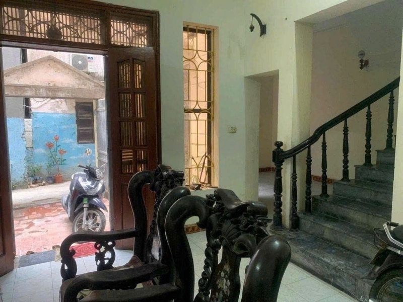 Cho thuê nhà nguyên căn ngõ 299 Hoàng Mai 100m² sân 40m² xây 60m² x 25 tầng 13 triệu