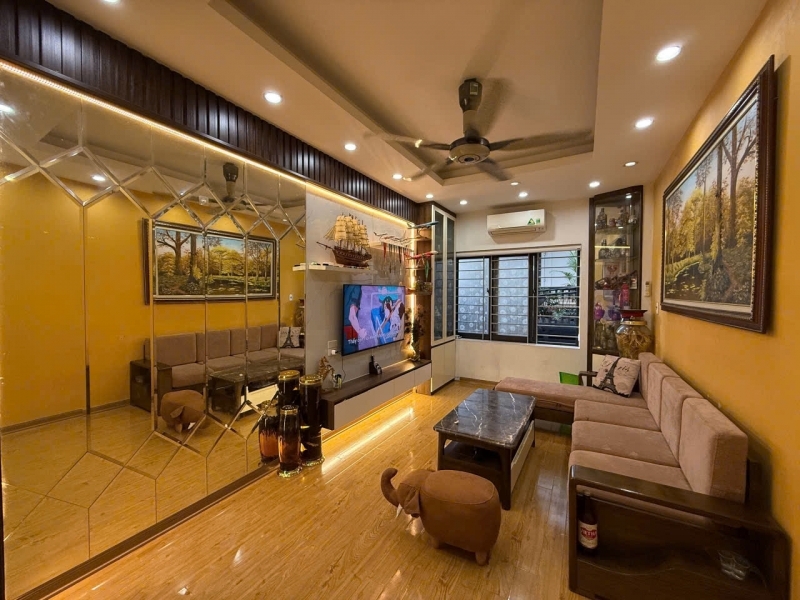 Cho thuê nhà nguyên căn ngõ 42 Thịnh Liệt 40m² x 5 tầng 3PN 3VS 12 triệu