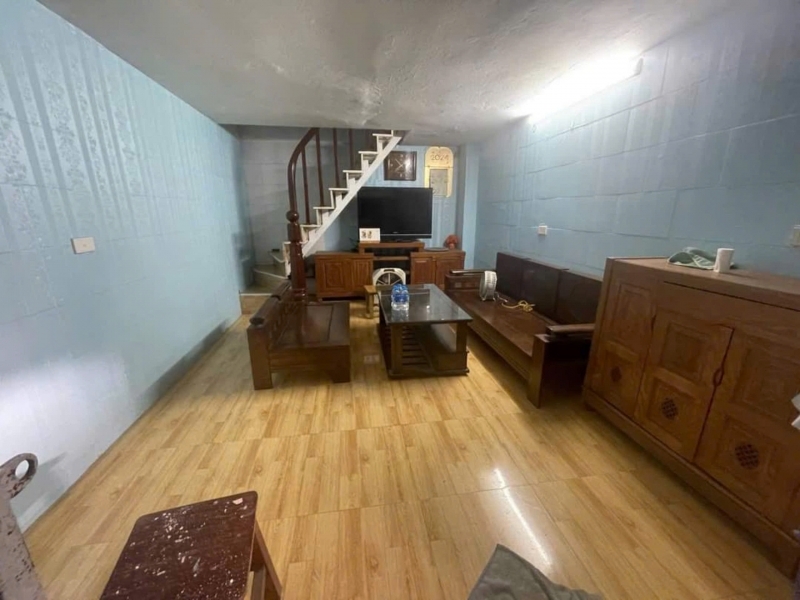 Cho thuê nhà nguyên căn ngõ 94 Tân Mai 22m² x 5 tầng 2 ngủ khép kín 7.5 triệu