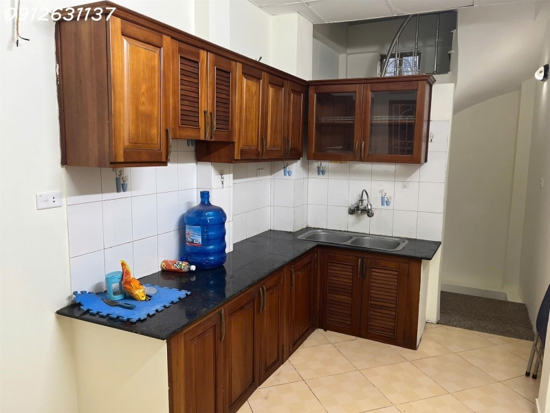 Cho thuê nhà nguyên căn tại ngõ 1160 đường Láng Đống Đa HN DT 80m2 85tr/1 tháng