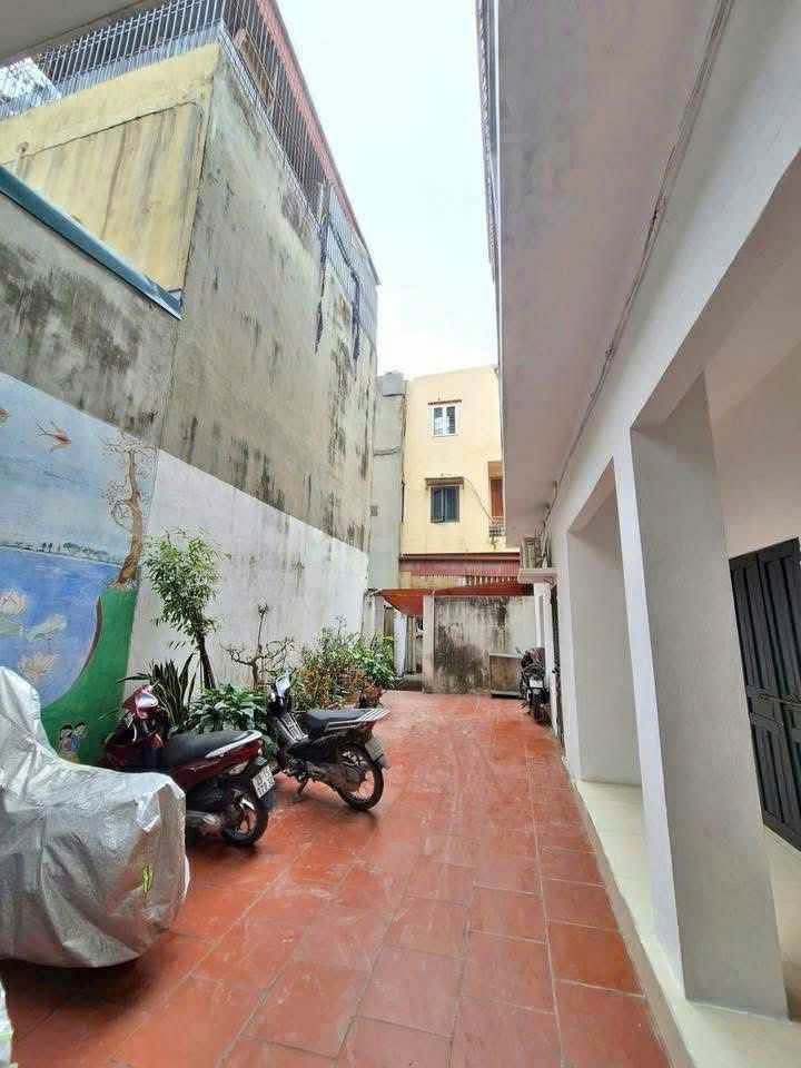 Cho thuê nhà nguyên căn tại ngõ 42 Thịnh Liệt 100m² x 3 tầng 5 phòng 14 triệu/tháng