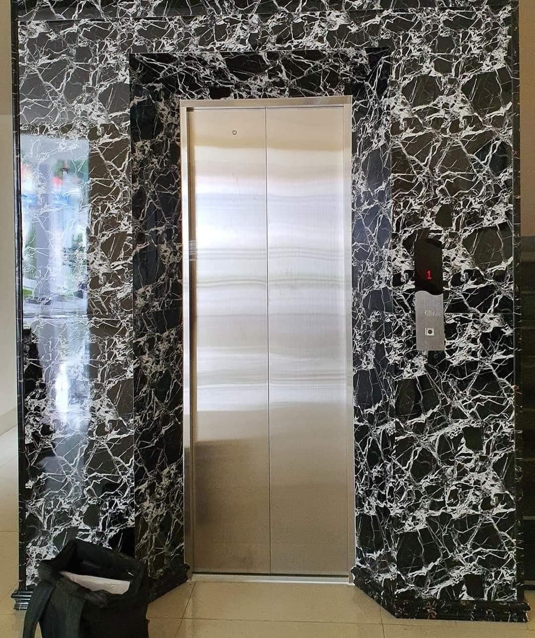 Cho thuê nhà P. Hàng Da Thang máy pccc Vỉa hè; 127m2* 5T- 88 Tr