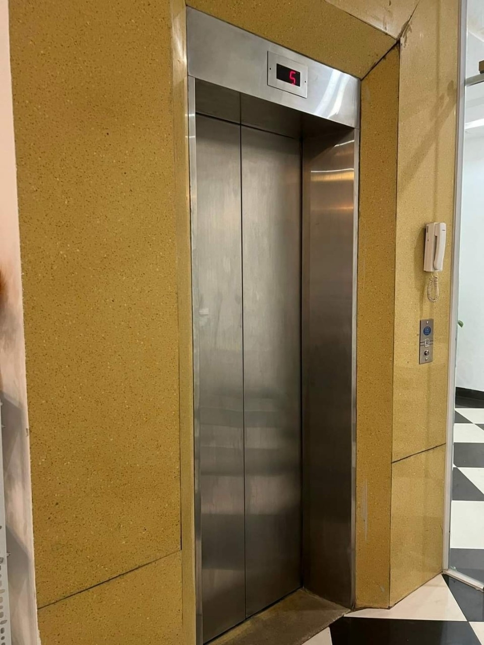 Cho thuê nhà PCCC Thang máy Vỉa hè 125m2_ 6T Quang Trung-88 Tr