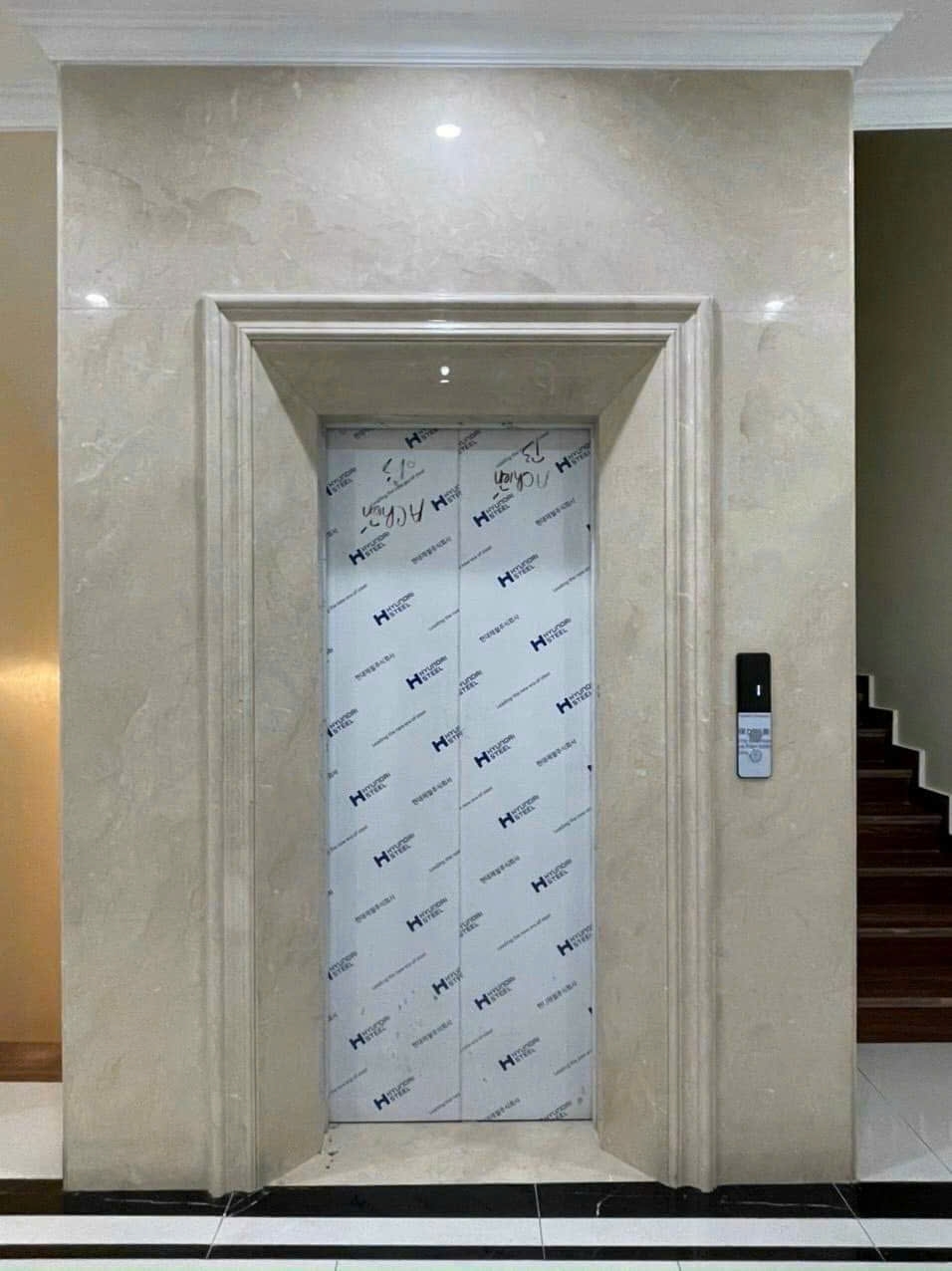 Cho thuê nhà PCCC Thang máy Vỉa hè 394m2_ 6T P. Nguyễn Du-153 Tr