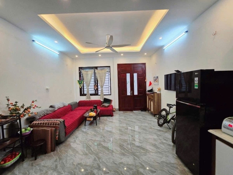 Cho thuê nhà riêng 5 tầng tại số14 hẻm 132/42/1 Cầu Giấy phường Quan Hoa quận Cầu Giấy Hà Nội.