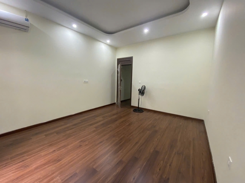 Cho thuê nhà riêng nguyên căn phố Đầm Trấu 50m² x 5 tầng 6 ngủ 4 vệ sinh giá 27 triệu