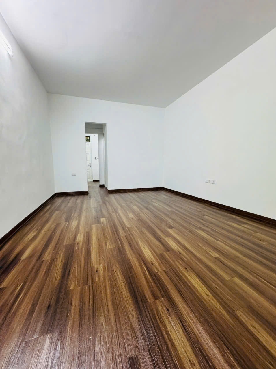 Cho thuê nhà tầng 1 mặt phố Khuất Duy Tiến 40m² × 1 tầng 1 ngủ 1 vệ sinh 8 Triệu