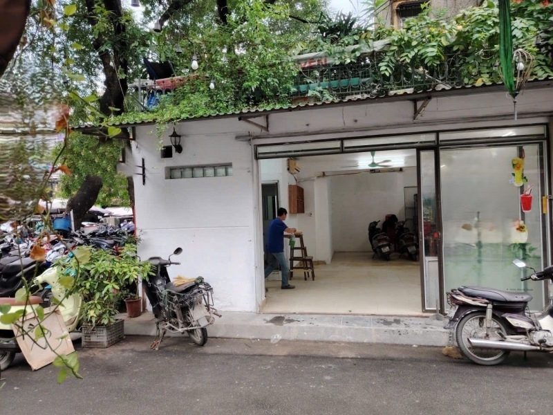 Cho thuê nhà tầng 1 tại Khuất Duy Tiến 40m² 1 tầng gồm 1 phòng ngủ và 1 vệ sinh 8 tr