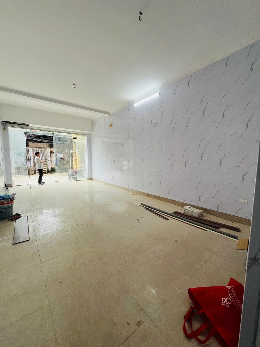 Cho thuê nhà tầng 3 – Chùa Láng 40 m² 1PN 1VS 1PK đầy đủ đồ  65 triệu