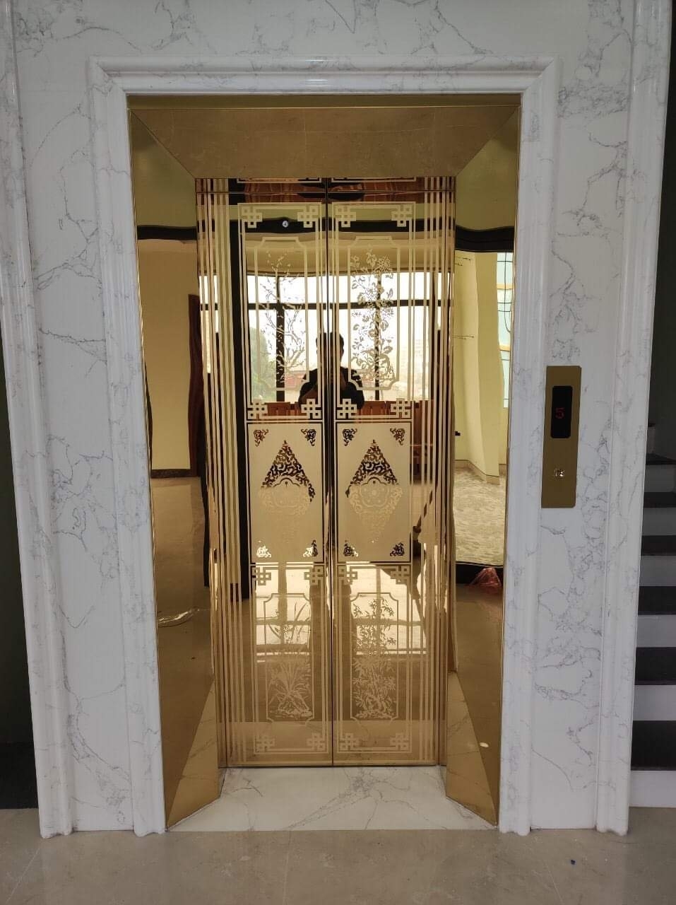 Cho thuê nhà Thang máy Vỉa hè 106m2_ 4T Phố Hoàng Quốc Việt-26 Tr