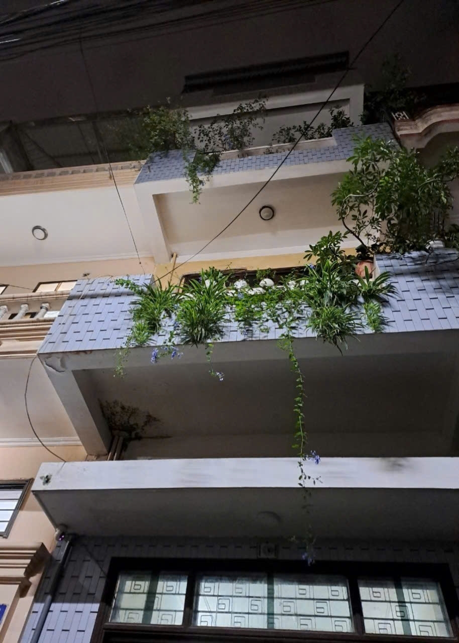 Cho thuê nhà Văn Quán Hà Đông 4 tầng x 45m2 3 ngủ 11 Triệu/th làm VP cty nhóm