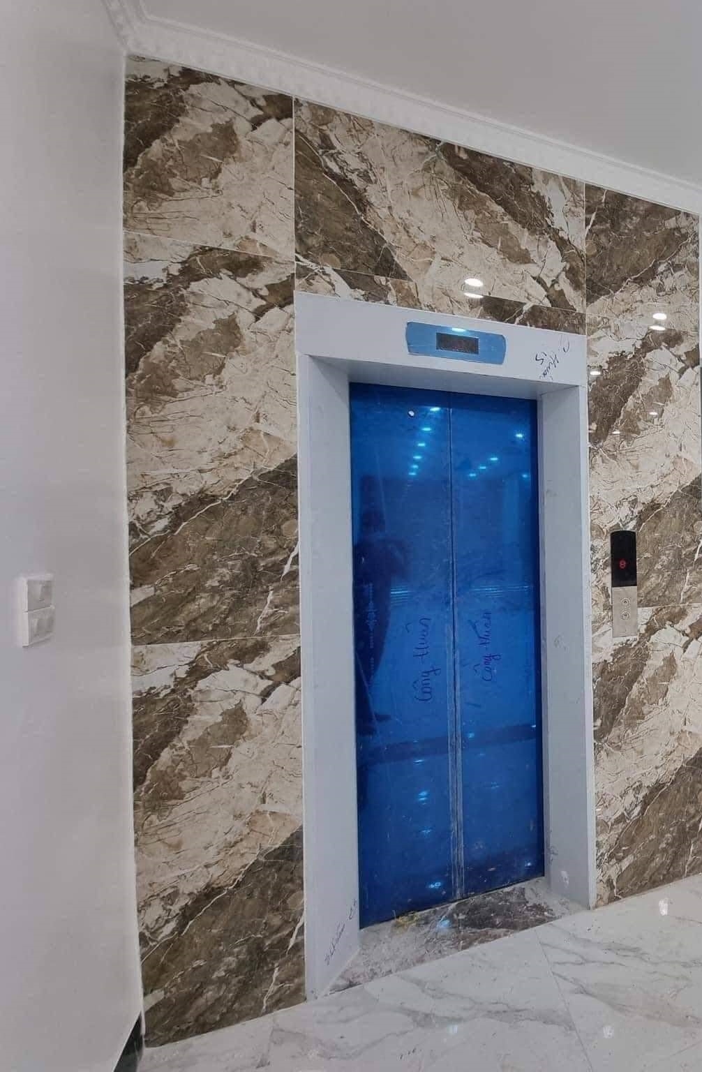 Cho thuê Nhà VP Nhà Hàng KD Thái Hà thang máy; 117m2* 4T- 45 Tr