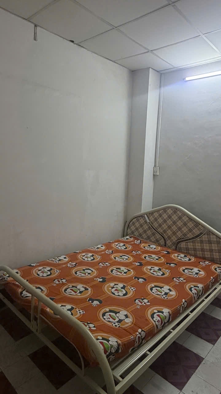 Cho Thuê Phòng ở mặt tiền đường hồng bàng 819  phường bình tây. tphcm(  lúc trước là phường 9 quận