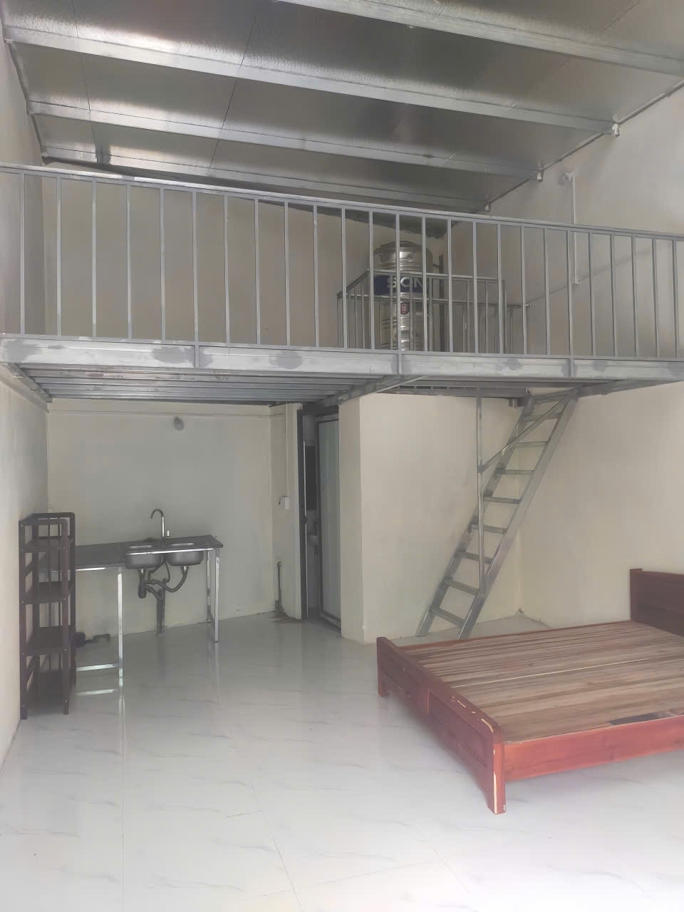 CHO THUÊ PHÒNG TRỌ KHÉP KÍN TẠI LONG BIÊN – PHÒNG MỚI XÂY ĐẦY ĐỦ TIỆN NGHI
