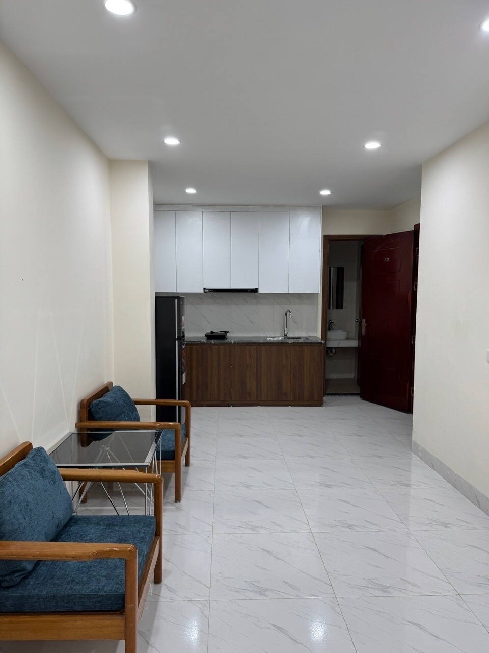 Cho thuê tầng 345 toà nhà 7 tầng full đồ có thang máy tại ngõ 126 Hào Nam