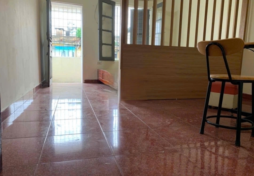 Cho thuê tầng 5 – Đại La 40 m²  giá 5.5 Triệu