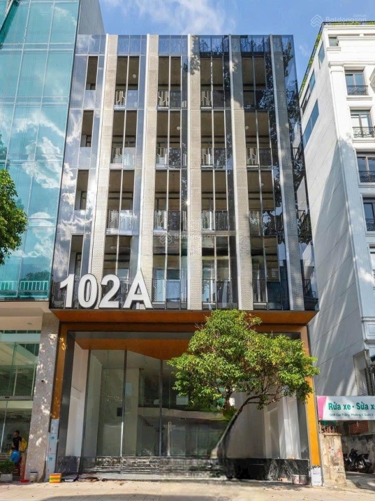 Cho thuê toà nhà 102A Cao Thắng Phường 4 q3