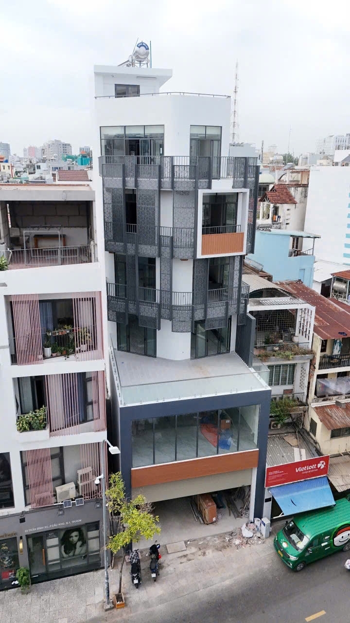 Cho thuê toà nhà 35A Trần Đình Xu Phường Cầu Kho Quận 1