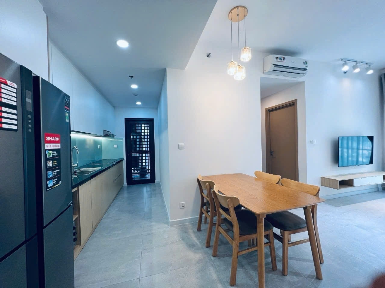 chủ đi du lich cần cho thuê gấp căn hộ antonia 81m2 PMH