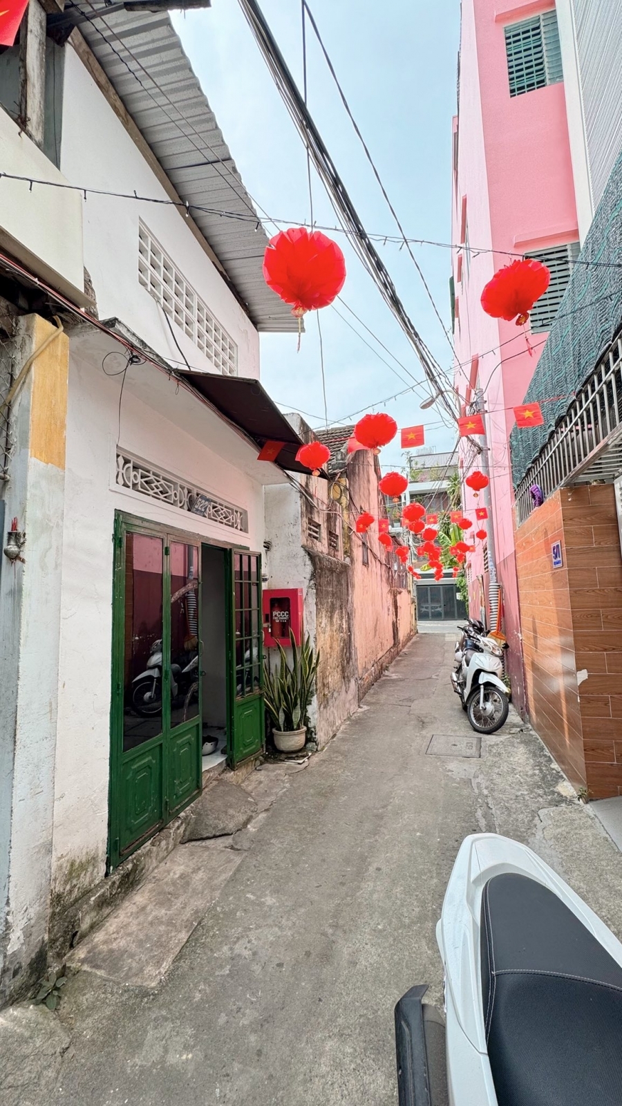 CHỦ MUỐN ĐỂ LẠI CĂN NHÀ  NGAY TTTP KHU BÀN CỜ HẺM THÔNG ĐƯỜNG MẠC ĐỈNH CHI P.NHA TRANG