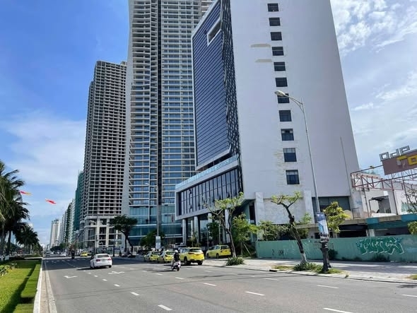 CHUYỂN NHƯỢNG CẶP ĐẤT PHẠM VĂN ĐỒNG VỊ TRÍ ĐẸP NGAY BIỂN MỸ KHÊ