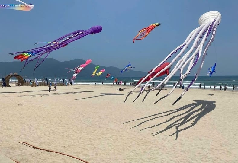 CHUYỂN NHƯỢNG TÒA CĂN HỘ 5 TẦNG CÓ HỒ BƠI THANG MÁY GÓC 3 MẶT TIỀN