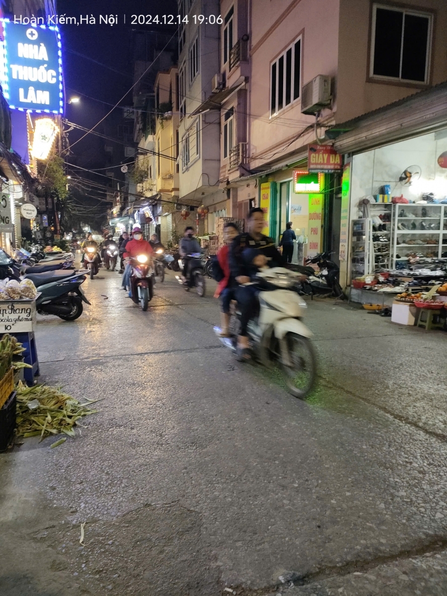 Cơ hội ngàn năm có một Bạch Đằng 80m/100m 4 tầng mặt tiền 3.2m 5.7 tỷ Hai Bà Trưng.