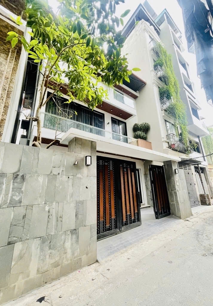 Đẳng cấp hiếm bán biệt thự khu Linh Lang Đội Cấn ô tô đỗ cổng150m chỉ 32 tỷ