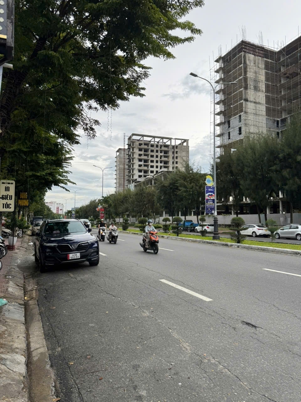 + Đất mặt tiền kinh doanh ông ích đường đối diện chợ cẩm lệ và gần cách mạng tháng 8.