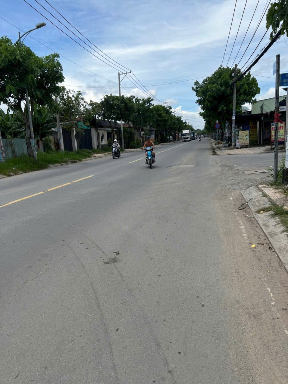 ĐẤT MT NGUYỄN VĂN BỨA XUÂN THỚI SƠN HÓC MÔN – CÓ SÂN BANH