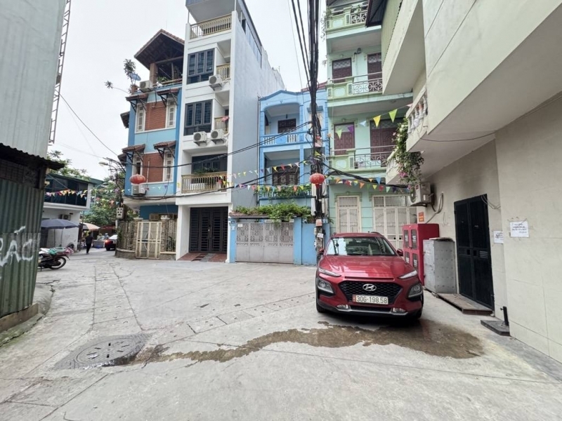 Dương Văn Bé – 38m² – 6 tầng thang máy – ôtô đỗ cửa – cách phố 15m – 13. tỷ