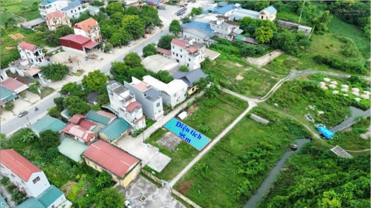 Em có lô đất đang cần bán - Diện tích 95m full thổ cư -Chương Mỹ HN