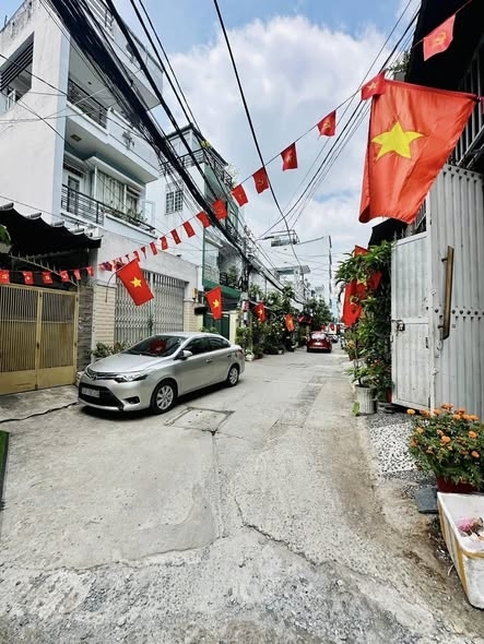 GẦN CHỢ - NHÀ THỜ TÂN HƯƠNG – HẺM Ô TÔ – NGANG 5.8M – 84M² – CHỈ 6.X