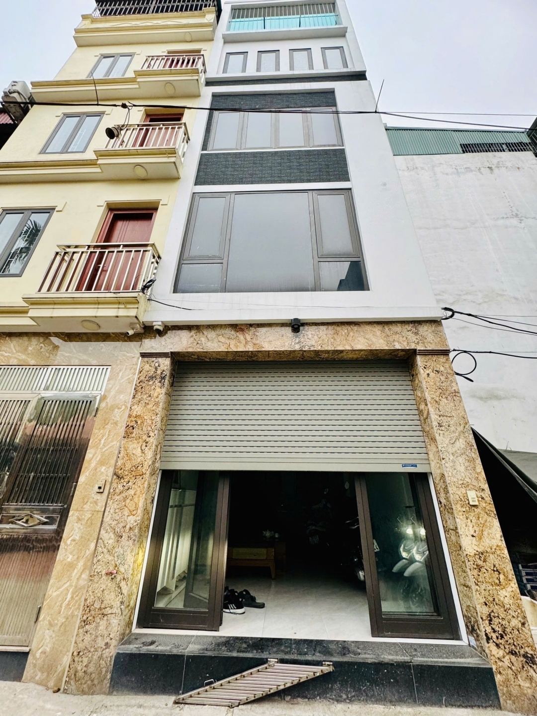 Gấp! Chuyển nhà bán nhanh trong tuần 5 tầng Phúc Lợi tặng nội thất hiện đại oto đỗ cổng; 496 tỷ