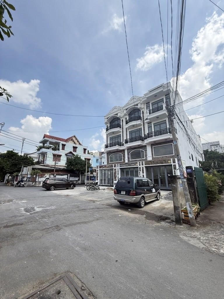 GIÁ 21 TỶ – MẶT TIỀN ĐƯỜNG SỐ – GẦN GIGAMALL – NHÀ TRỆT 3 LẦU – 17 PHÒNG KHAI THÁC DÒNG TIỀN