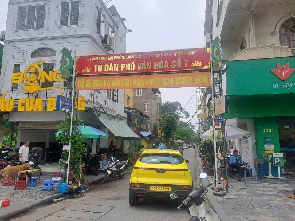 Gia đình cần bán đất tặng nhà 3 tầng ở phố 274 Lạch Tray. Hải Phòng