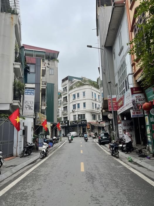 Giá hời “mặt phố trung tâm” bán nhà Văn Cao Quần Ngựa 96m chỉ nhỉnh 25 tỷ