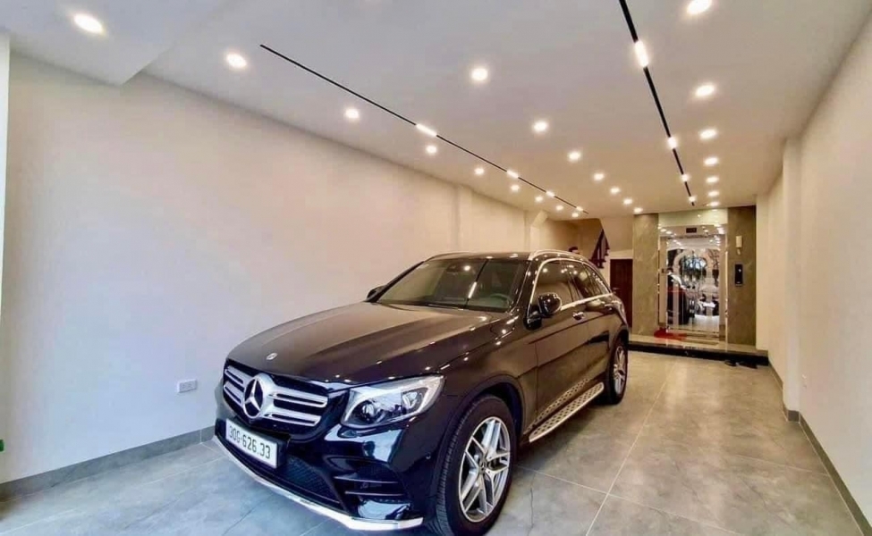 Giá rẻ bán nhà Nghĩa Đô ô tô vào nhà thang máy kinh doanh chỉ 15 tỷ