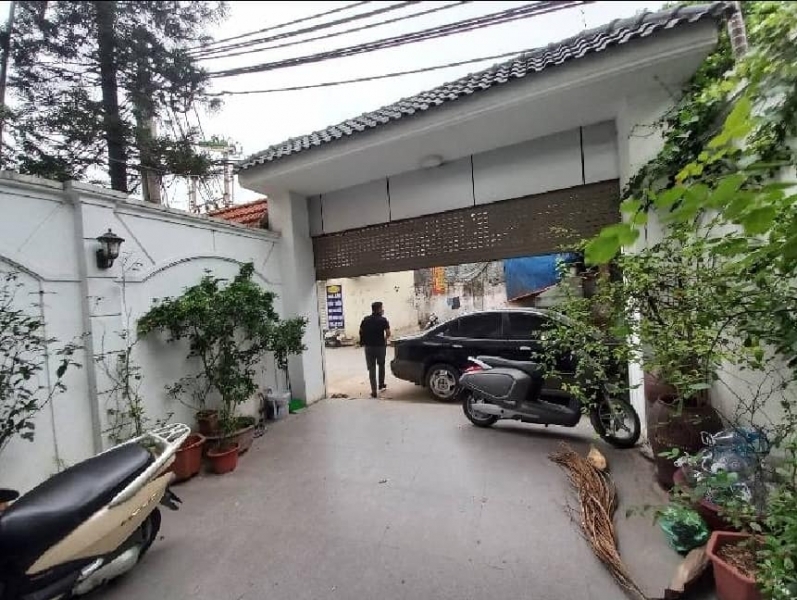 Giá tốt bán nhà khu Ngọc Hà ô tô vào nhà 200m mặt tiền 13m chỉ 49 tỷ