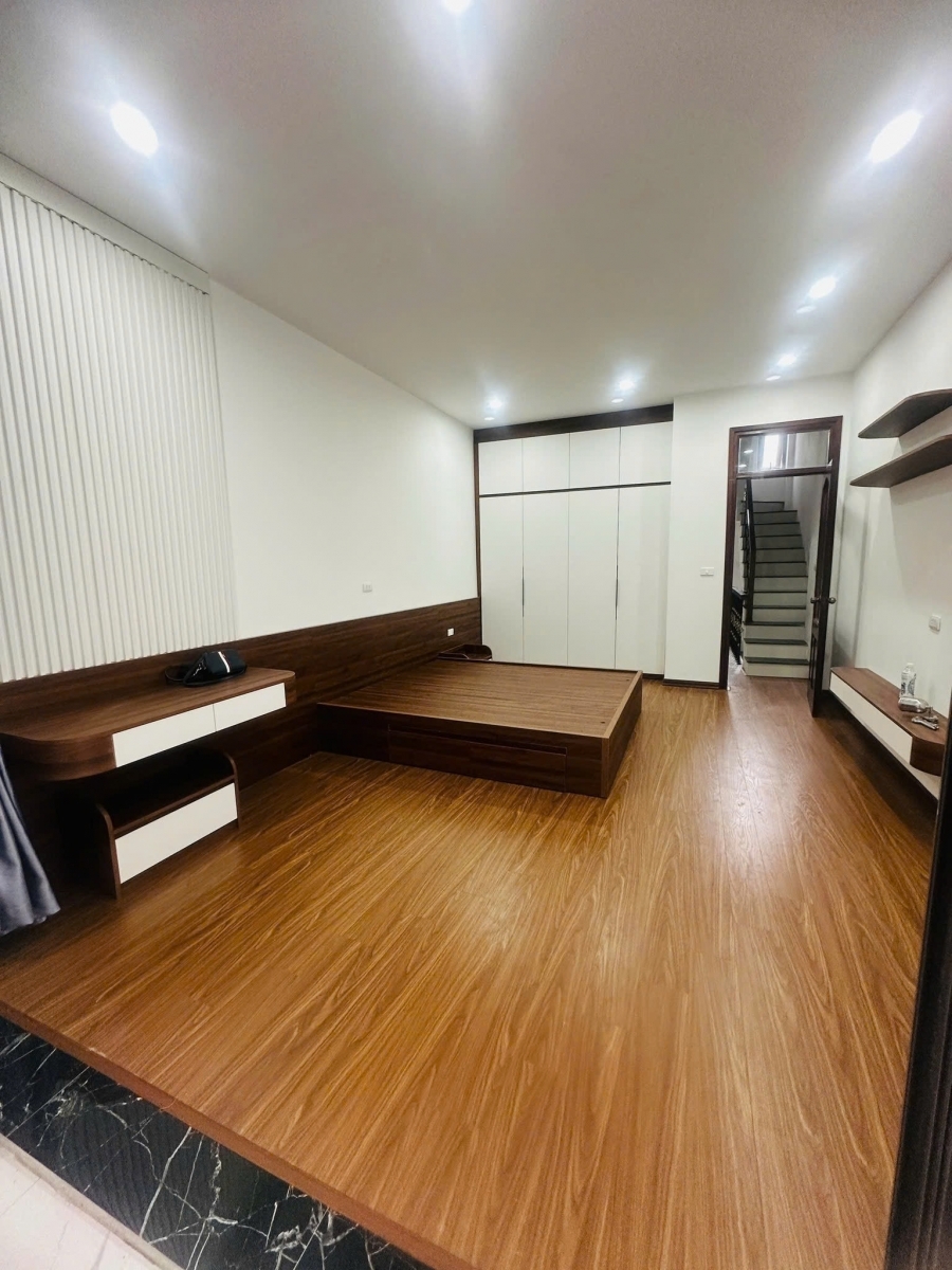 Giảm chào! Bán nhà Ngô Quyền 50m2 4 tầng mặt tiền 4m 18.5 tỷ kinh doanh đỉnh