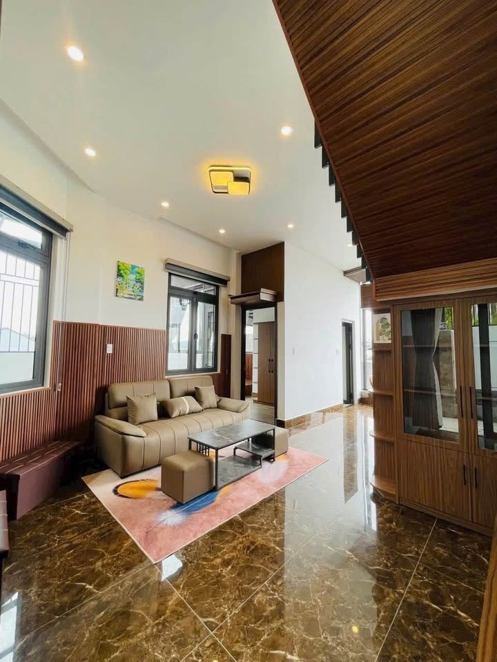 Giảm Giá Bán Nhà Đẹp Mới Xây SRXD Đường Cổ Loa Đà Lạt - Giá 5.5 Tỷ Chỉ Còn 4.99 Tỷ