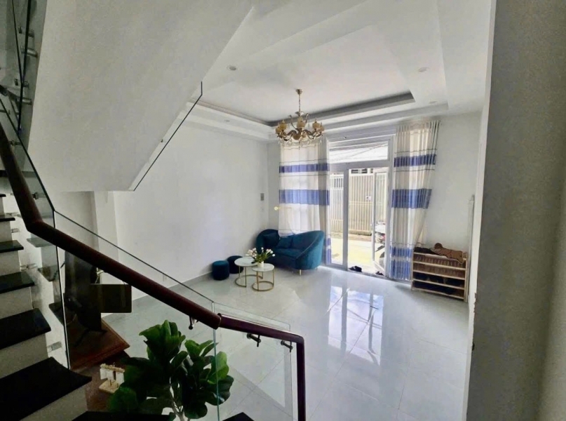 GIẢM GIÁ - BÁN NHANH NHÀ ĐƯỜNG NGÔ QUYỀN P.6 ĐÀ LẠT