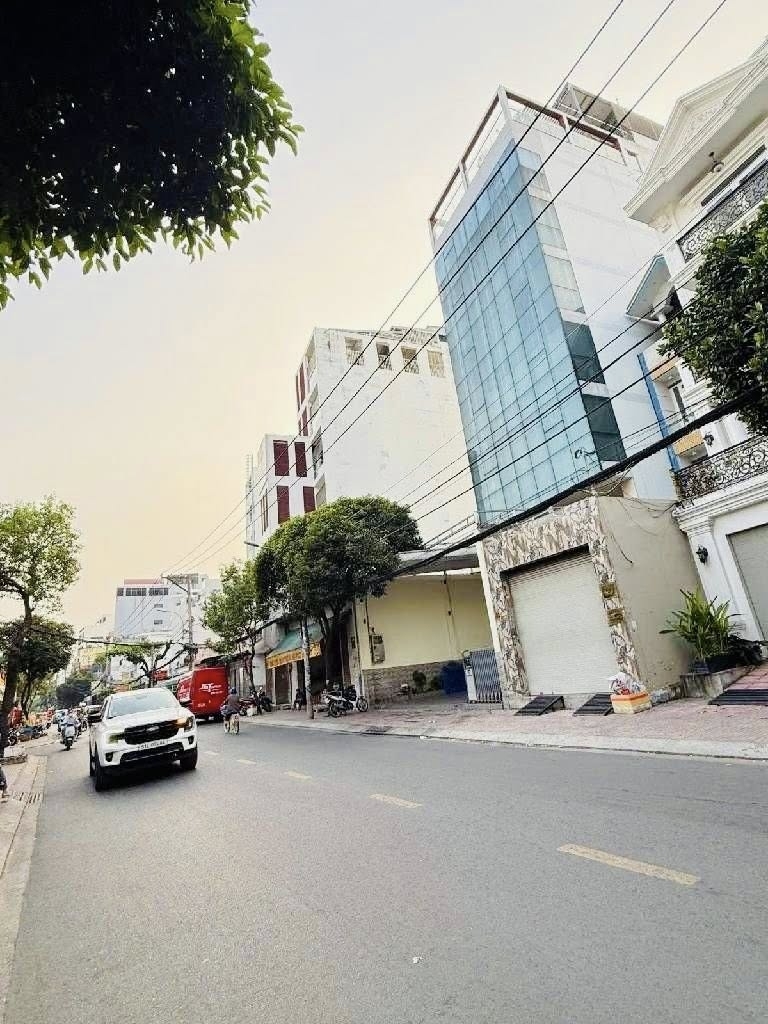 GIÁP GÒ DẦU  HẺM 8M   3 PHÚT AEON MALL  CHỢ TÂN HƯƠNG  NHÀ MỚI 2 TẦNG 65M NHỈNH 8 TỶ