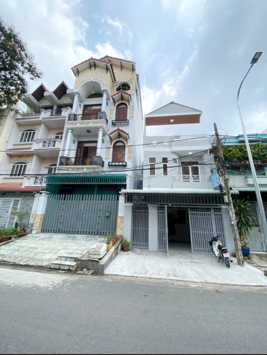 Hạ giá bán nhanh nhà mặt tiền đường Số 5 KDC Bình Hưng