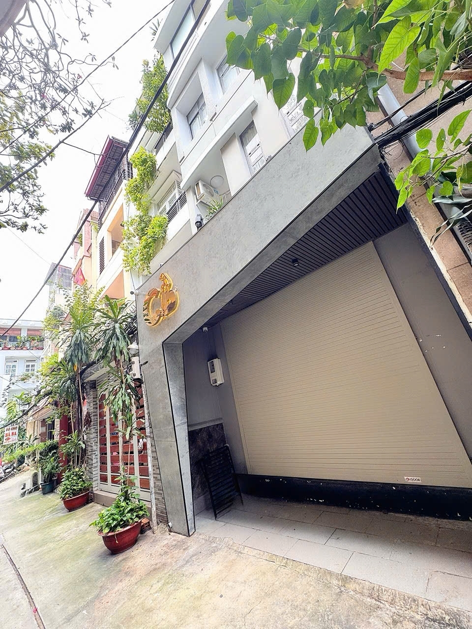 HIẾM BÂN NHÀ 4 TẦNG XE HƠI NGỦ TRONG NHÀ D.CỐNG QUỲNH QUẬN 1 - DT 4M*19M - VỊ TRÍ ĐẲNG CẤP KHU CAO