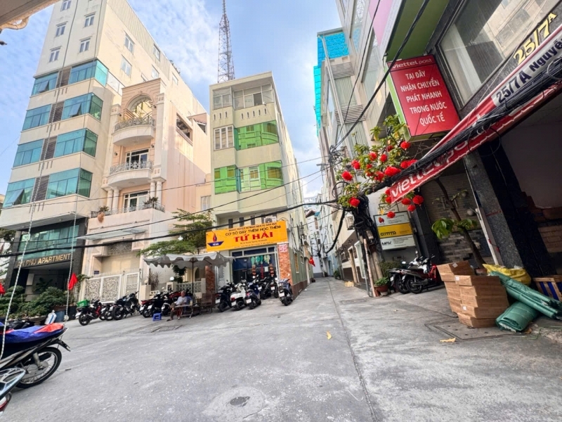 HIẾM- BÁN NHÀ 5 TẦNG CĂN GÓC 2 MẶT TIỀN XE HƠI NGỦ TRONG NHÀ Đ.NGUYỄN BỈNH KHIÊM QUẬN 1- NGAY GÓC