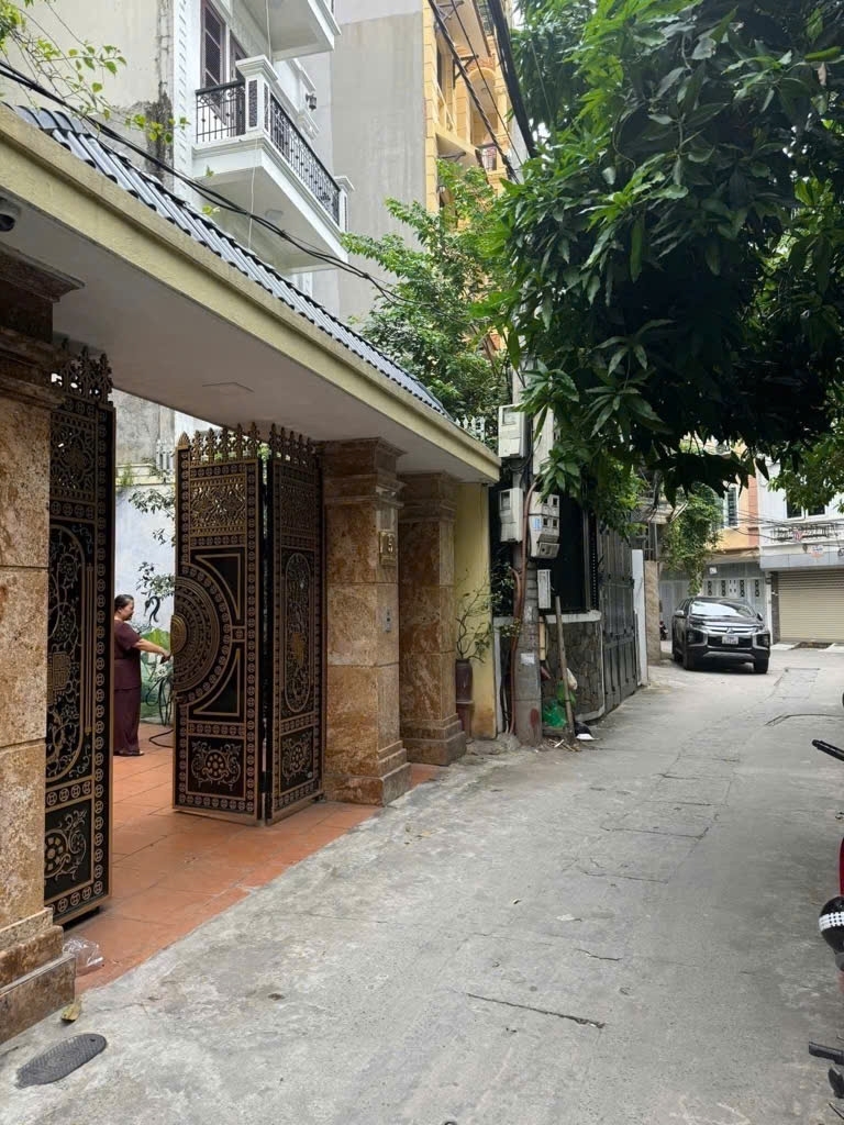 Hiếm bán nhà Đội Cấn phân lô ô tô 100m mặt tiền 5.2m chỉ 25.3 tỷ